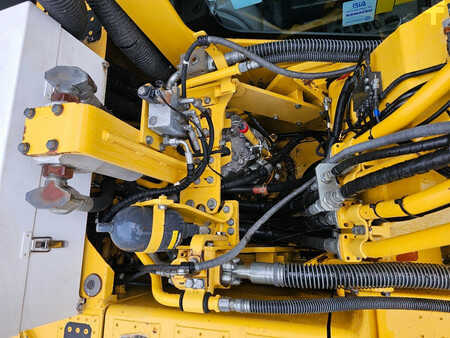 Escavatori cingolati 2015 Komatsu HB215LC-2 (10)