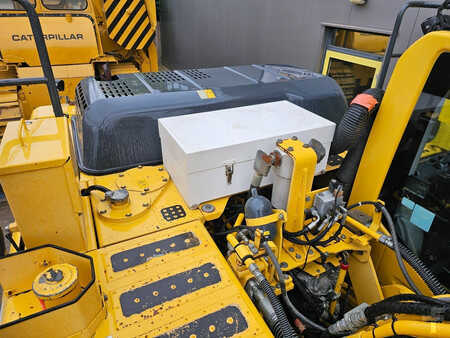 Escavatori cingolati 2015 Komatsu HB215LC-2 (11)