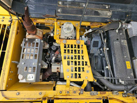 Escavatori cingolati 2015 Komatsu HB215LC-2 (12)