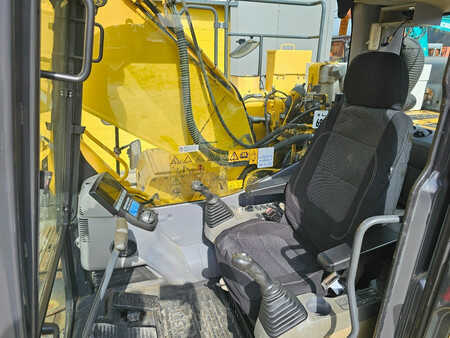 Escavatori cingolati 2015 Komatsu HB215LC-2 (15)