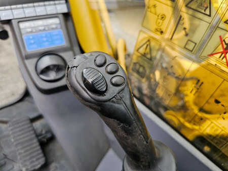 Escavatori cingolati 2015 Komatsu HB215LC-2 (17)