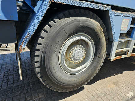 Mobilní jeřáby 2001 Tadano TR250E (36)