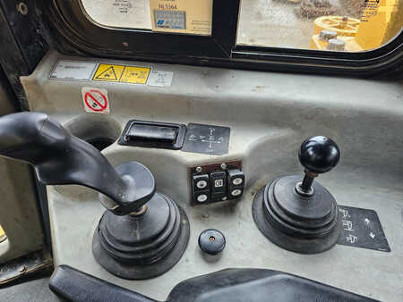 Grondschuivers 2008 Caterpillar D6T (22)