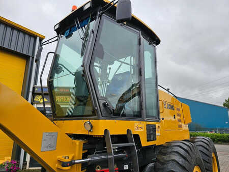 Livellatrici 2025 XCMG GR165 (9)