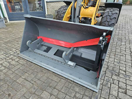 Kolové nakladače 2024 Liebherr L504C * NEW * (15)