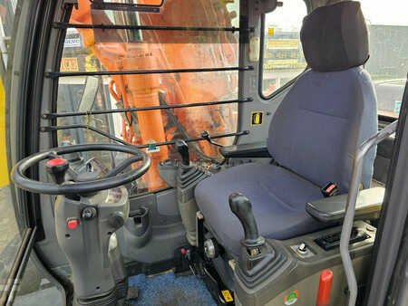 Escavadora de rodas 2005 Hitachi ZAXIS 130 W (13)