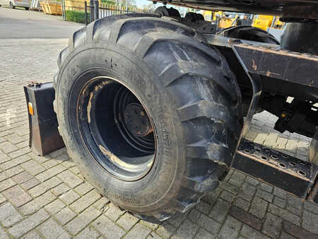 Escavadora de rodas 2005 Hitachi ZAXIS 130 W (23)