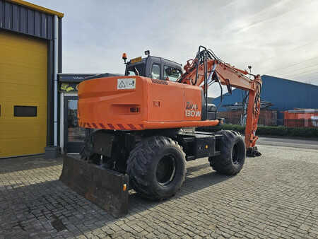 Escavadora de rodas 2005 Hitachi ZAXIS 130 W (4)