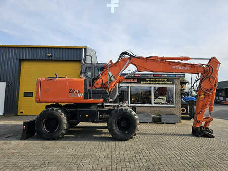 Escavadora de rodas 2005 Hitachi ZAXIS 130 W (5)