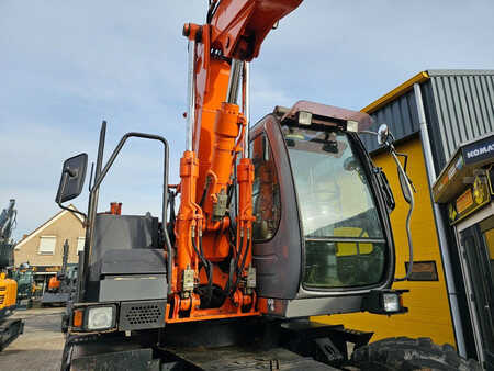 Escavadora de rodas 2005 Hitachi ZAXIS 130 W (7)