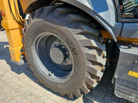 Rigid Backhoe Loader 2025 Case 570SV AC / 4x4 / Lepels / Telescopic (35)