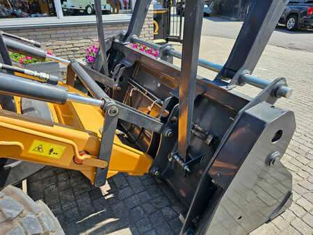 Rigid Backhoe Loader 2025 Case 570SV AC / 4x4 / Lepels / Telescopic (22)