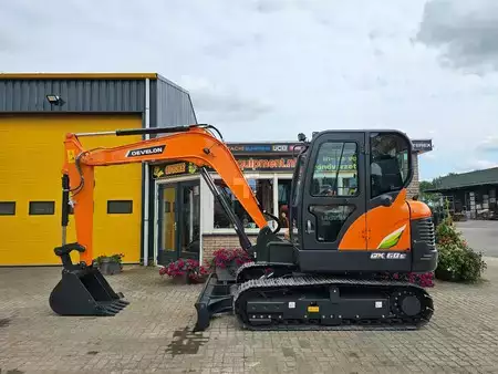 Mini-koparki 2025 DEVELON DX60E-10N (1)