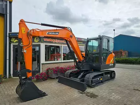 Mini-koparki 2025 DEVELON DX60E-10N (2)