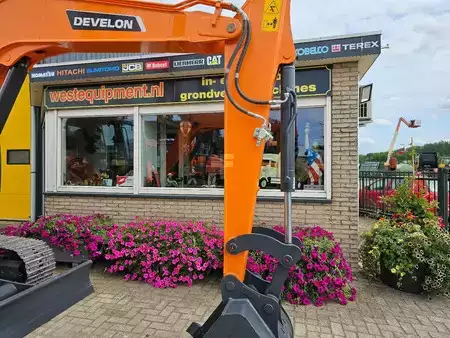 Mini-koparki 2025 DEVELON DX60E-10N (8)