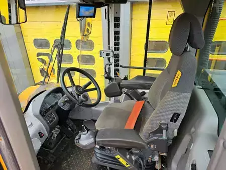 Wielladers 2020 Volvo L180H (20)