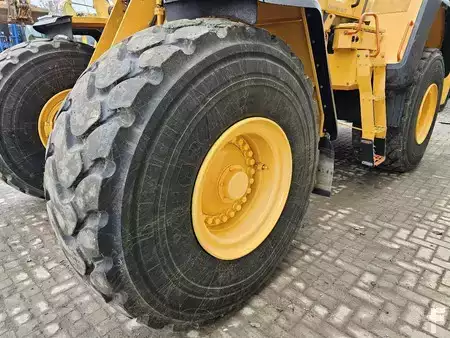 Wielladers 2020 Volvo L180H (30)