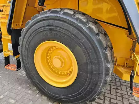 Wielladers 2020 Volvo L180H (32)