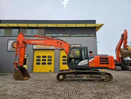 Bæltegraver 2022 Hitachi ZX220LC Mitsubishi 6 cylinder (1)