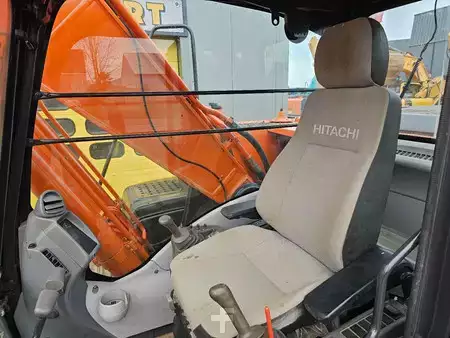 Bæltegraver 2022 Hitachi ZX220LC Mitsubishi 6 cylinder (17)