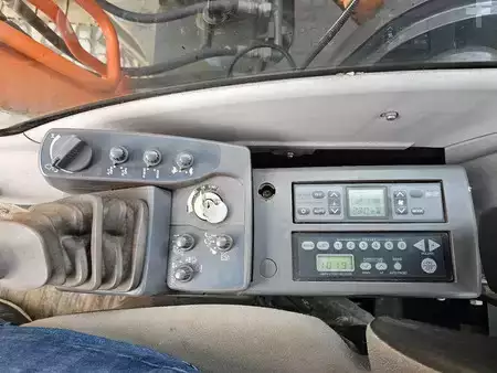 Bæltegraver 2022 Hitachi ZX220LC Mitsubishi 6 cylinder (19)