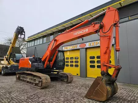 Bæltegraver 2022 Hitachi ZX220LC Mitsubishi 6 cylinder (6)