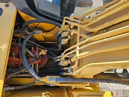 Korečková rýpadla 2019 LiuGong 922E (11)