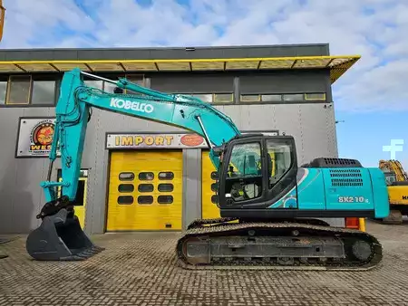 Excavadoras de cadenas 2017 Kobelco SK210LC-10 (1)