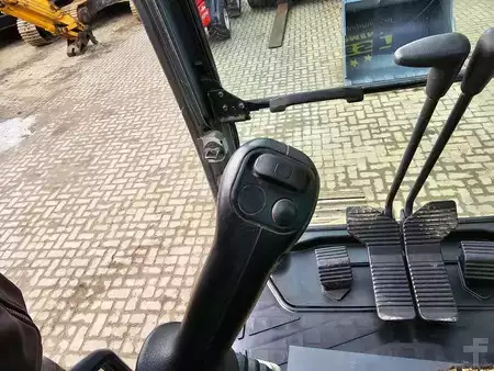 Excavadoras de cadenas 2017 Kobelco SK210LC-10 (20)