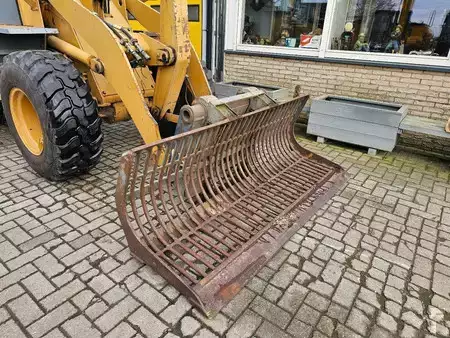 Ładowarki kołowe 1994 Furukawa FL100-I (25)