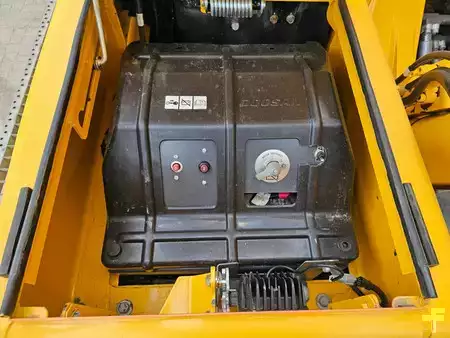 Bæltegraver 2016 Doosan DX235NLC-5 (17)