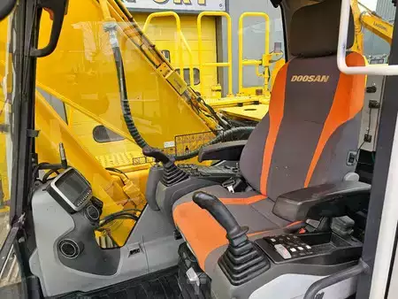 Bæltegraver 2016 Doosan DX235NLC-5 (18)