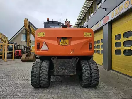 Mobilbagger 2010 Hitachi ZX140W-3 (3)