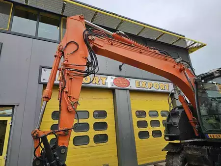 Mobilbagger 2010 Hitachi ZX140W-3 (9)