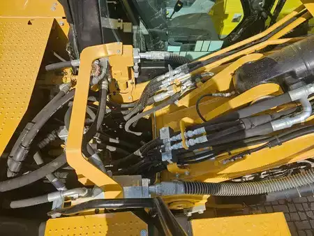 Bæltegraver 2021 Caterpillar 323 (16)
