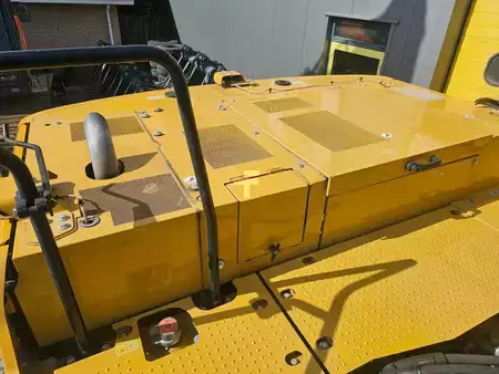 Bæltegraver 2021 Caterpillar 323 (17)