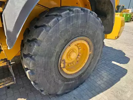 Wheel Loaders 2014 Volvo L120H (31)
