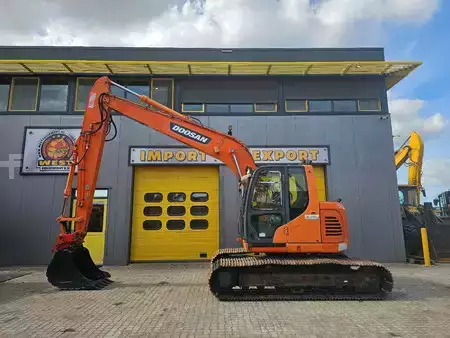 Rupsgraafmachines 2011 Doosan DX140LCR ** New undercarriage** (1)