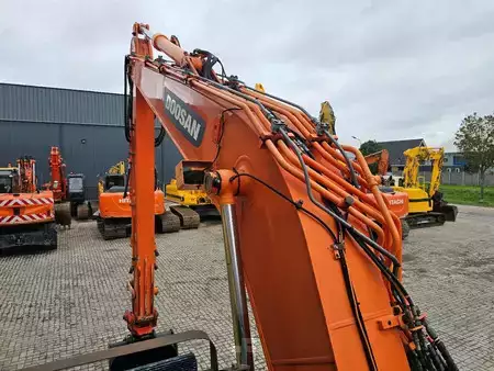 Rupsgraafmachines 2011 Doosan DX140LCR ** New undercarriage** (11)