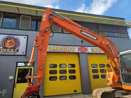 Rupsgraafmachines 2011 Doosan DX140LCR ** New undercarriage** (12)