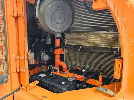 Rupsgraafmachines 2011 Doosan DX140LCR ** New undercarriage** (18)