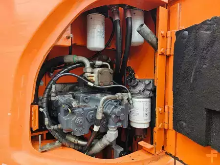 Rupsgraafmachines 2011 Doosan DX140LCR ** New undercarriage** (19)