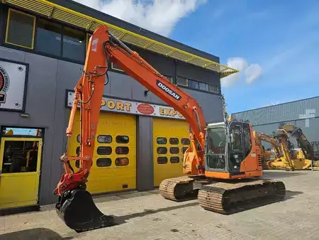 Rupsgraafmachines 2011 Doosan DX140LCR ** New undercarriage** (2)