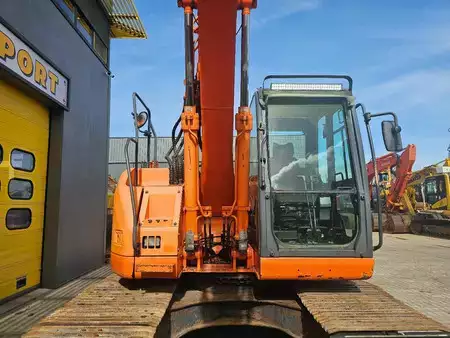 Rupsgraafmachines 2011 Doosan DX140LCR ** New undercarriage** (8)