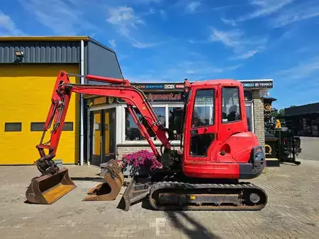 Mini excavators 2016 Kubota KX121-3a (1)