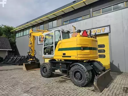 Escavatori gommati 2018 Caterpillar M315F (3)