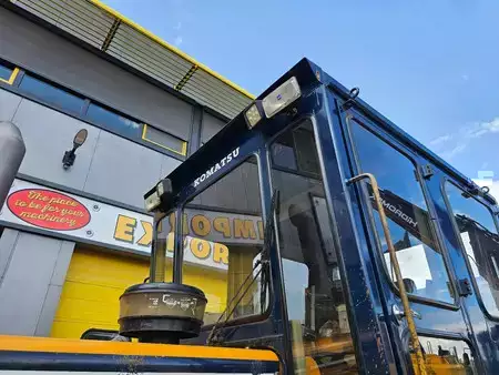 Grondschuivers 1980 Komatsu D65P-6 (10)