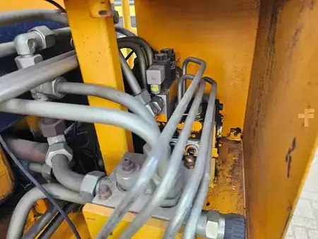 Grondschuivers 1980 Komatsu D65P-6 (14)