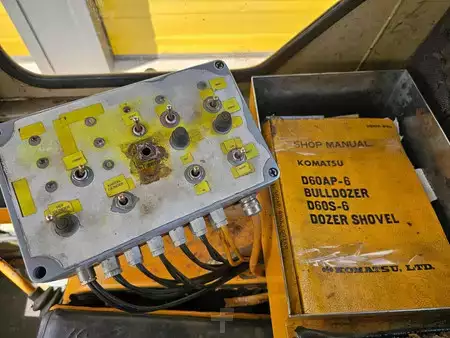 Grondschuivers 1980 Komatsu D65P-6 (16)