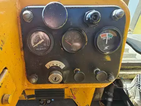 Grondschuivers 1980 Komatsu D65P-6 (17)